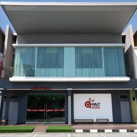 Ant Hotel Malacca Esterno foto