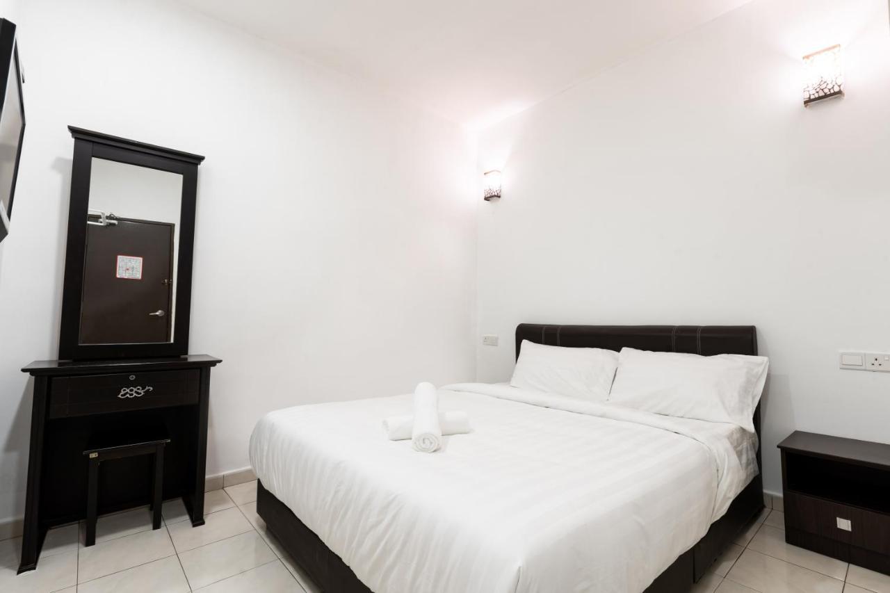 Ant Hotel Malacca Esterno foto