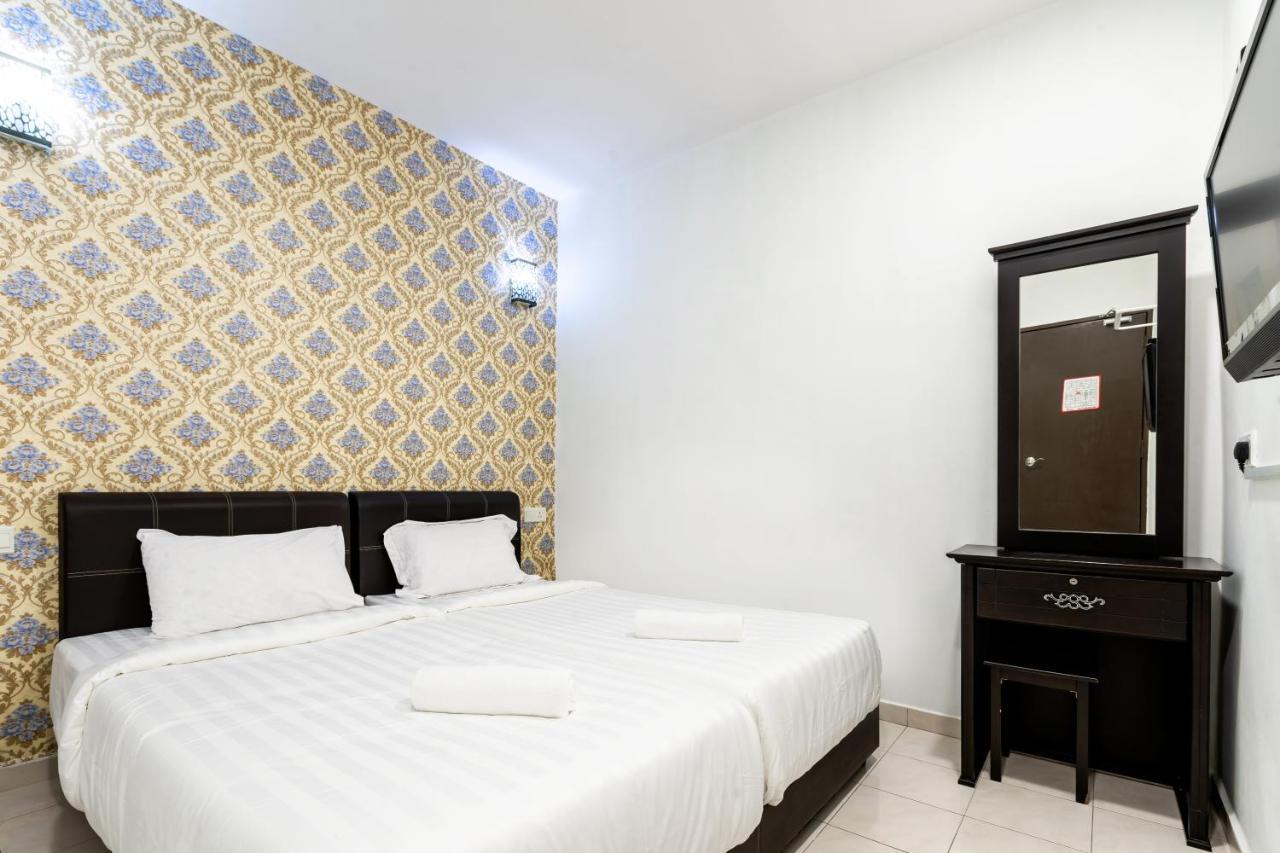 Ant Hotel Malacca Esterno foto