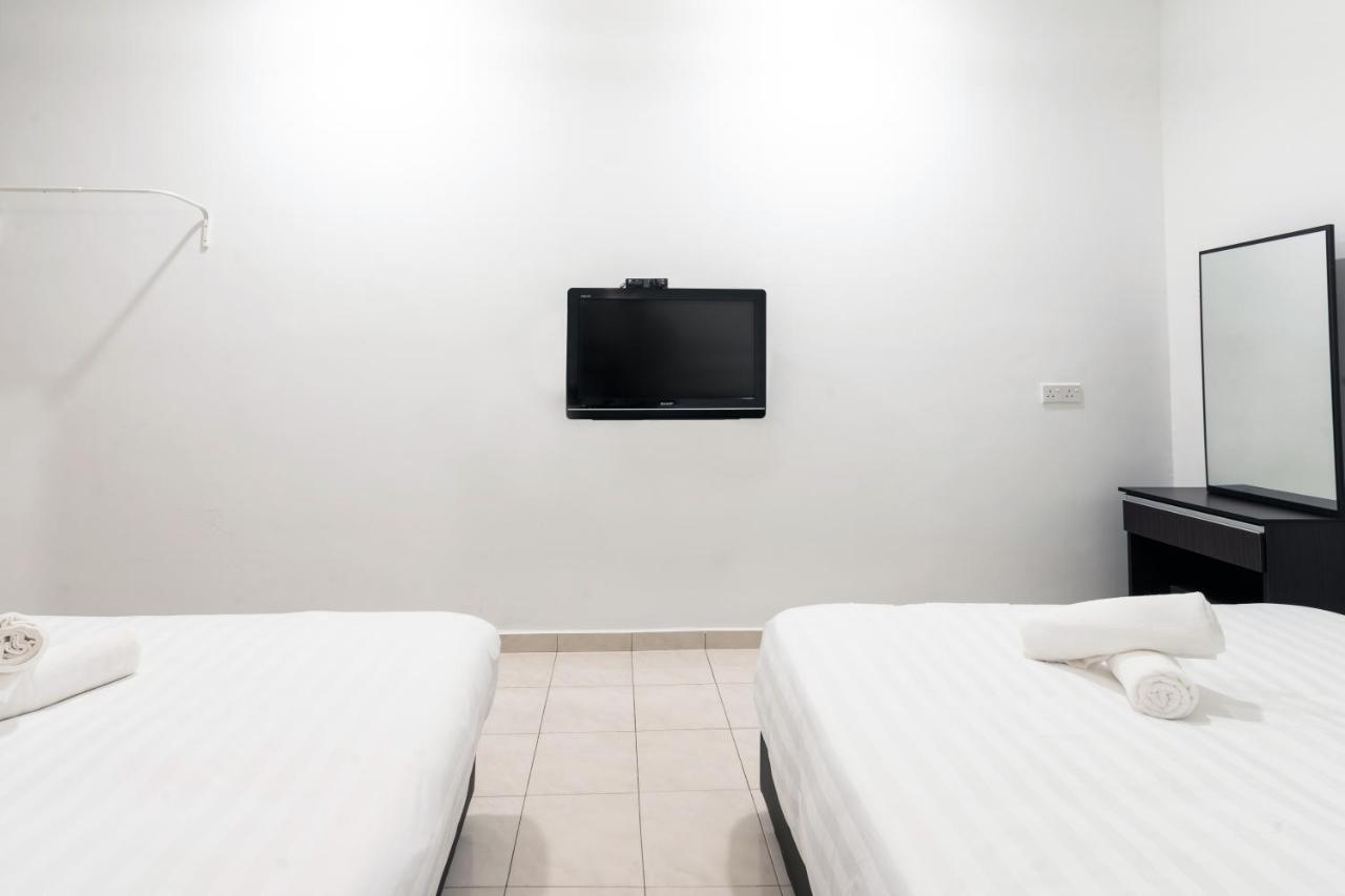 Ant Hotel Malacca Esterno foto