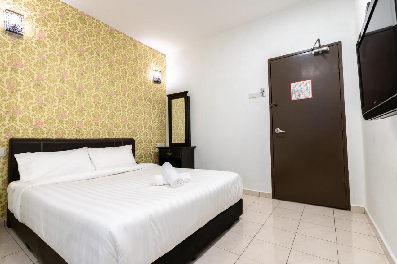 Ant Hotel Malacca Esterno foto